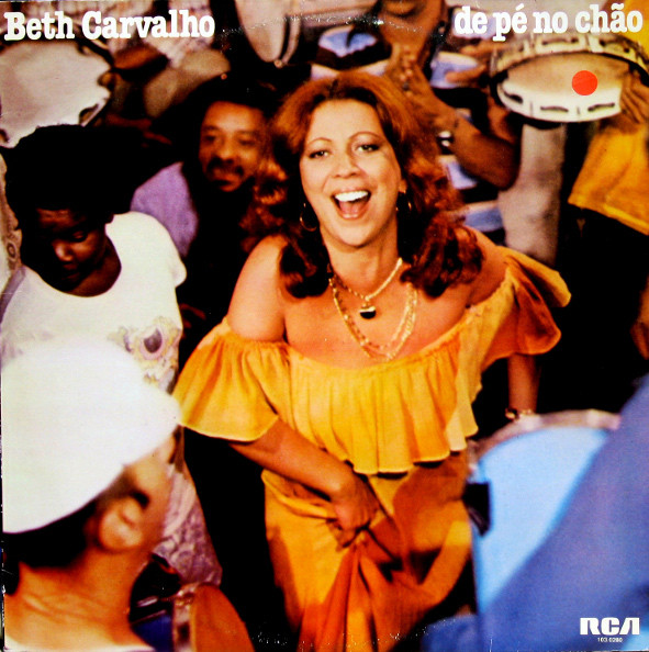Beth Carvalho — De Pé No Chão, capa do disco