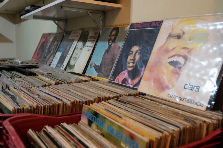 Onde comprar discos usados sem tomar um bolo