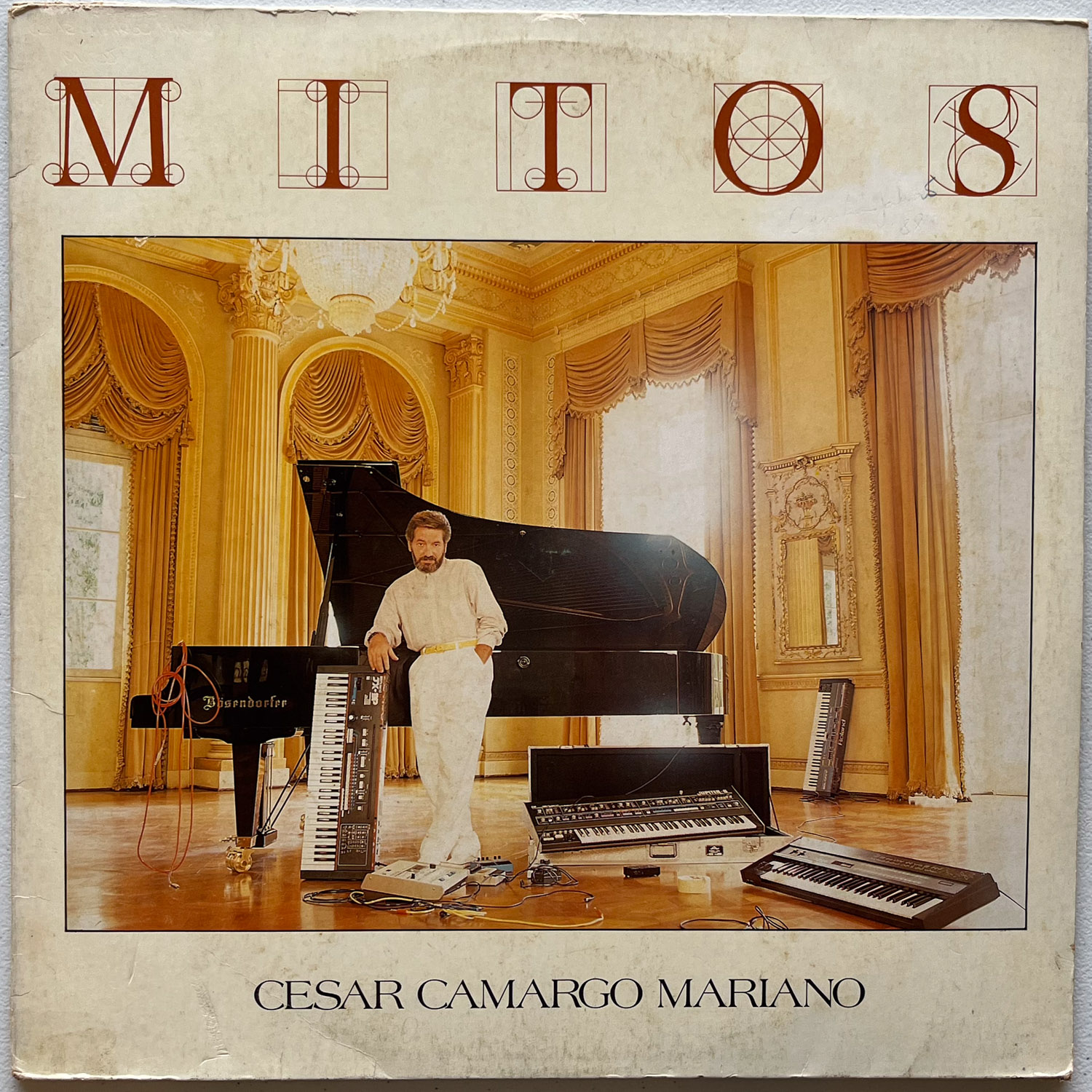 César Camargo Mariano — Mitos
