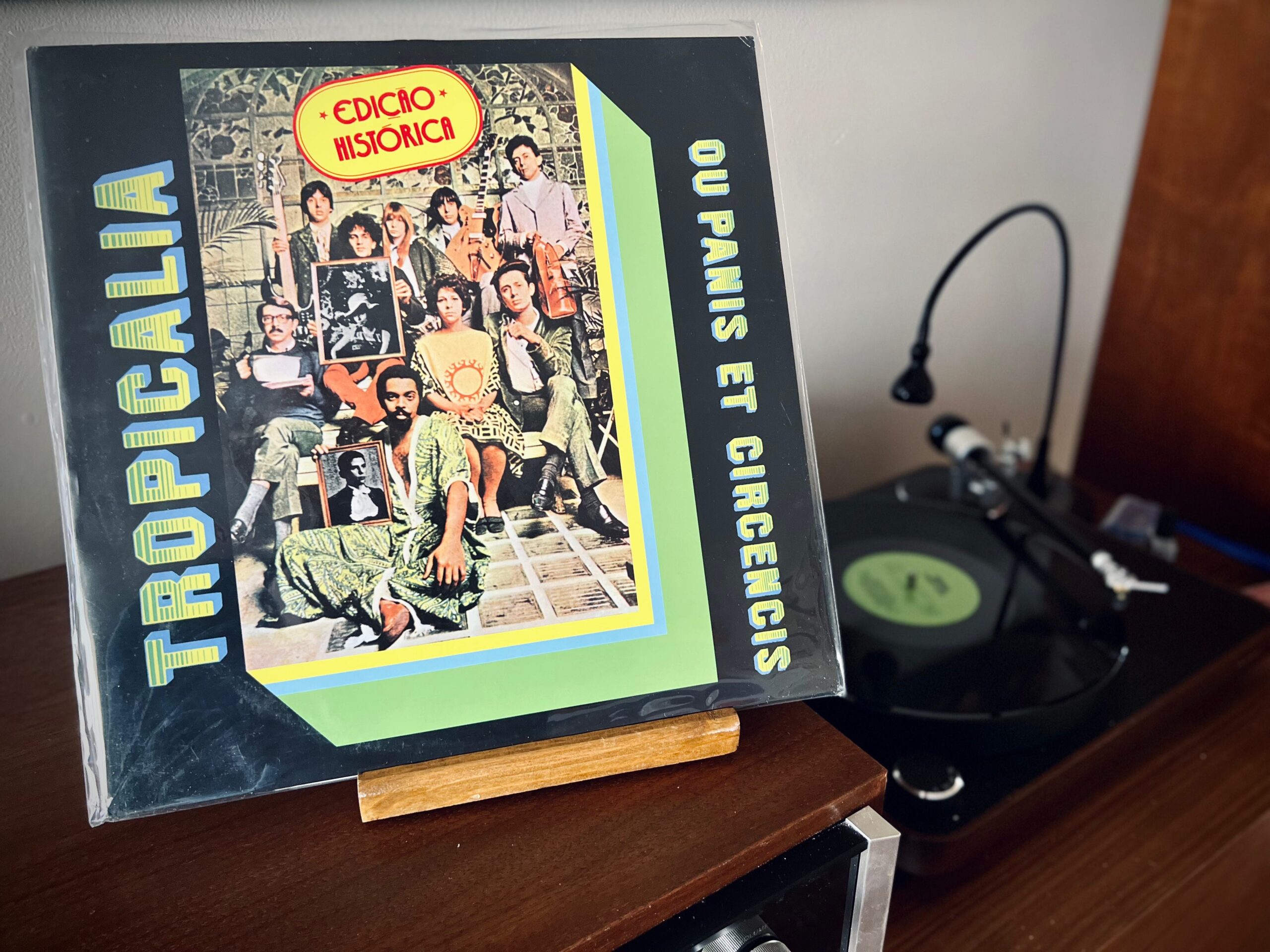 A capa do disco conta tudo — se você souber ler